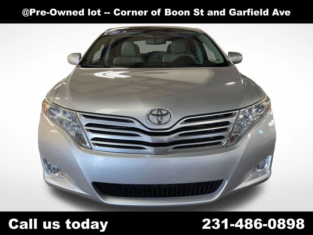 Used 2010 Silver Toyota Base image 8