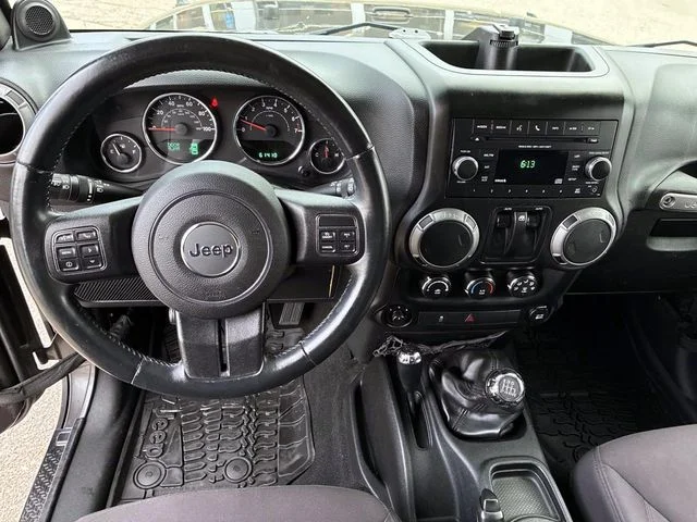 Used 2014 Gray Jeep Sport image 21