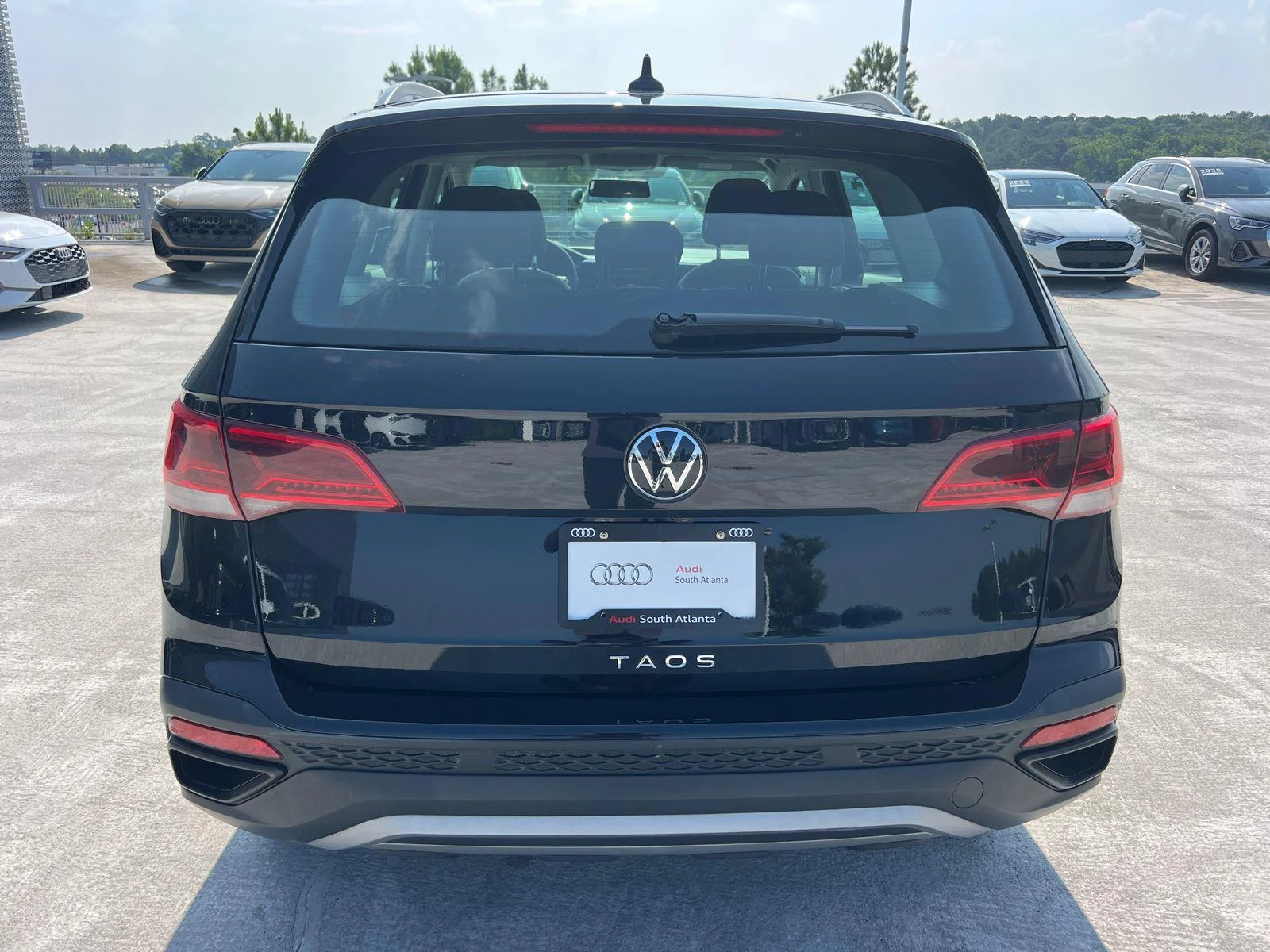 Used 2022 BLACK Volkswagen S image 6