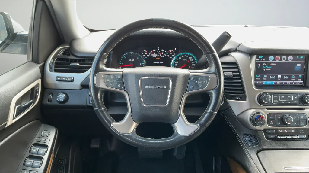 Used 2020 QUICKSILVER METALLIC GMC Denali image 9