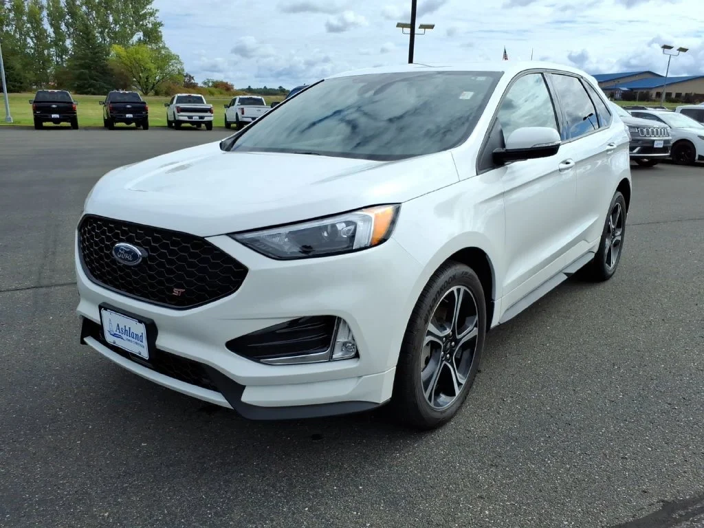 Used 2023 White Ford ST image 3