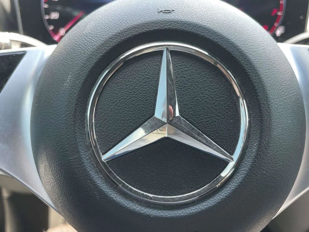 Used 2024 White Mercedes-Benz GLC 300 image 28