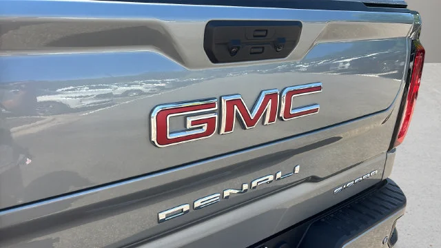Used 2025 Sterling Metallic GMC Denali image 42