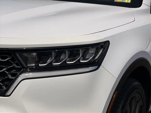 Used 2022 White Kia X-Line EX image 6