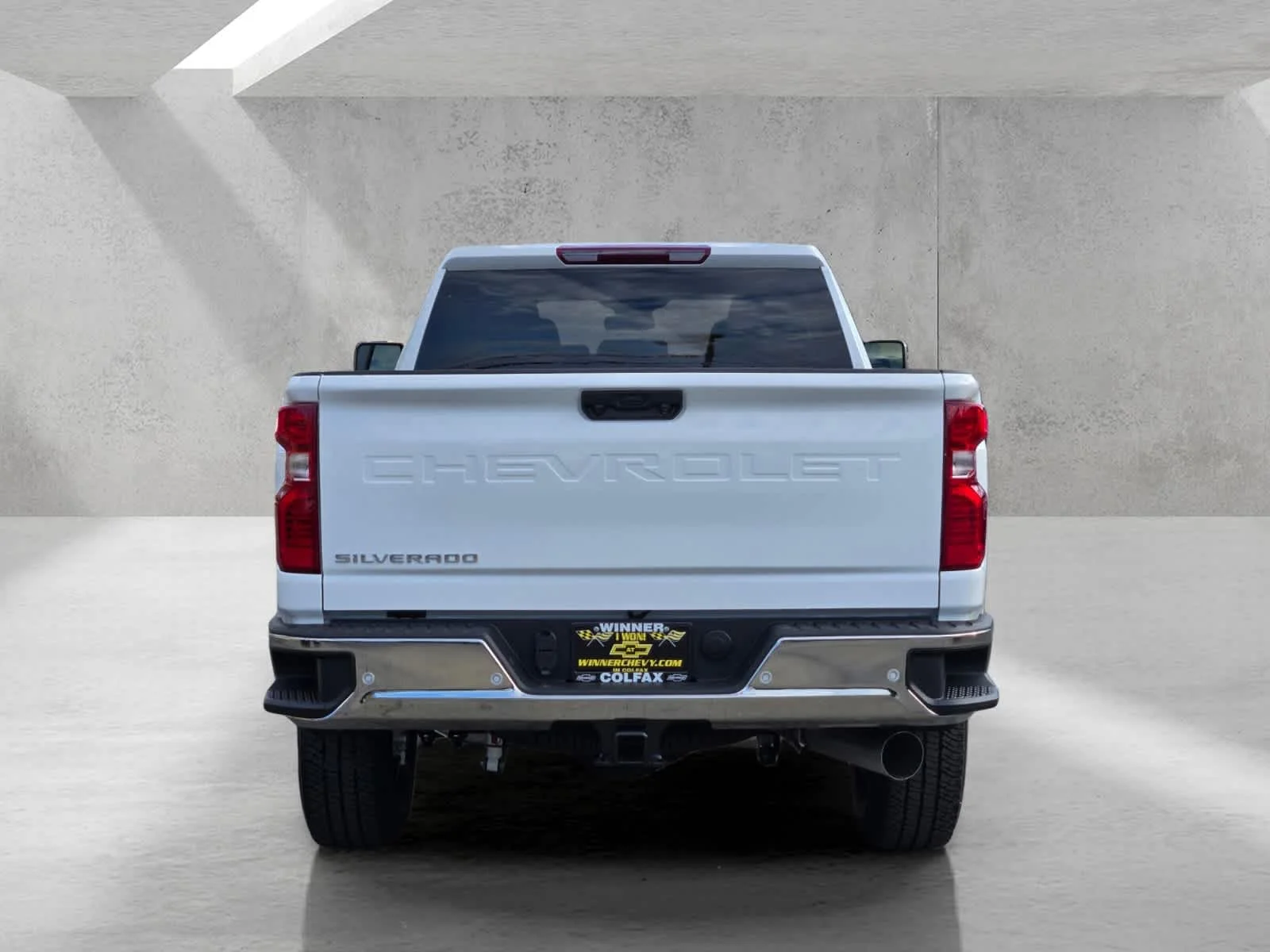New 2026 Summit White Chevrolet WT image 5