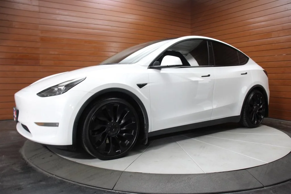 Used 2022 Pearl White Multi-Coat Tesla Performance image 1