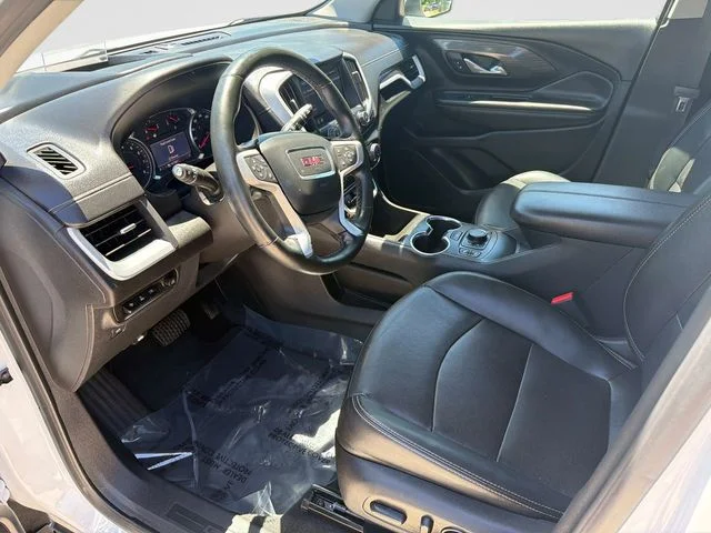 Used 2023 White GMC SLT image 21