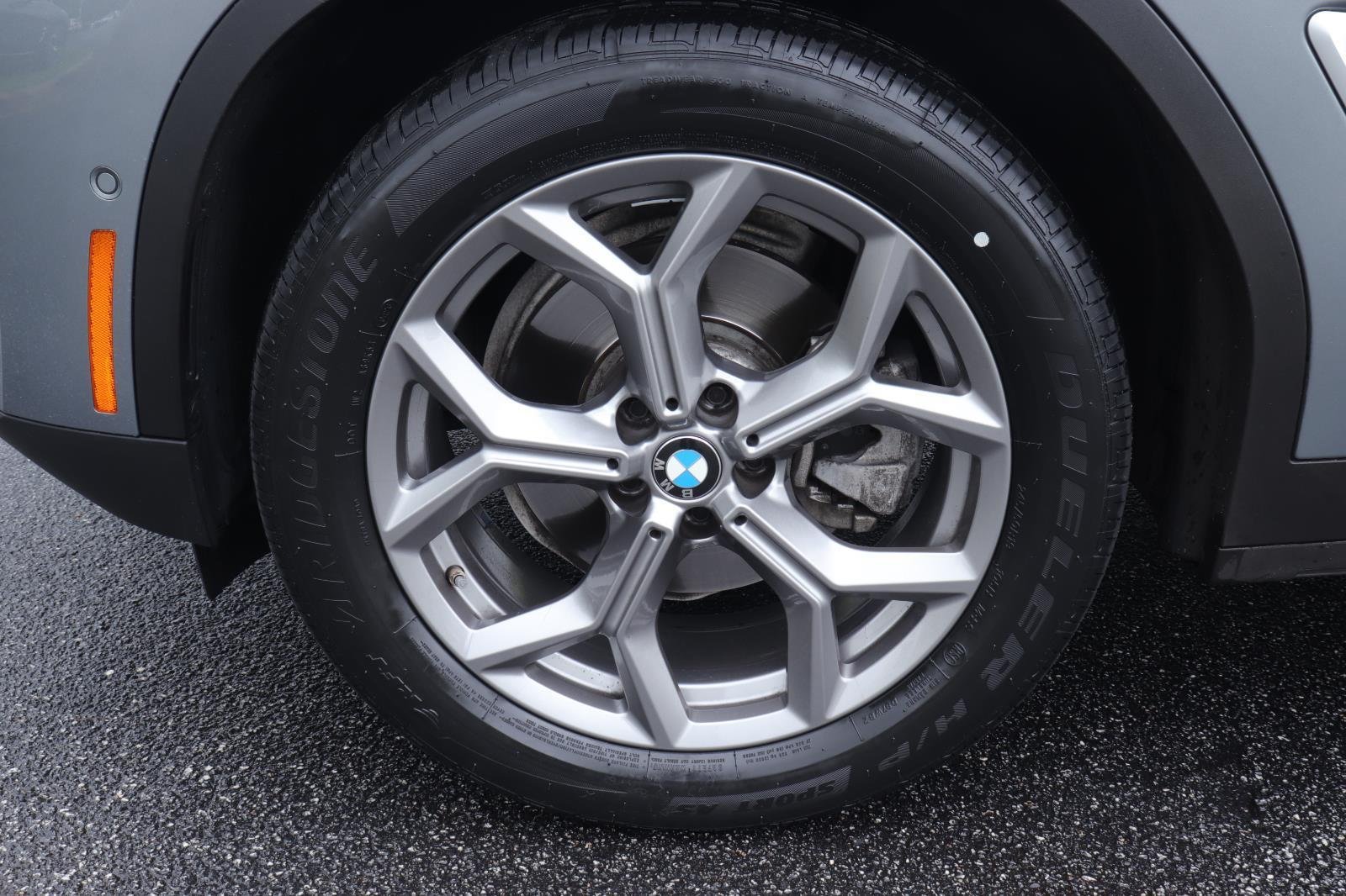 Used 2024 Skyscraper Grey Metallic BMW sDrive30i image 39