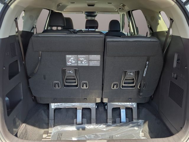 New 2027 Snow White Pearl Kia EX image 26