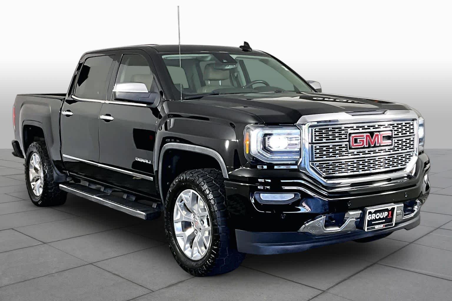 Used 2017 Onyx Black GMC Denali image 3