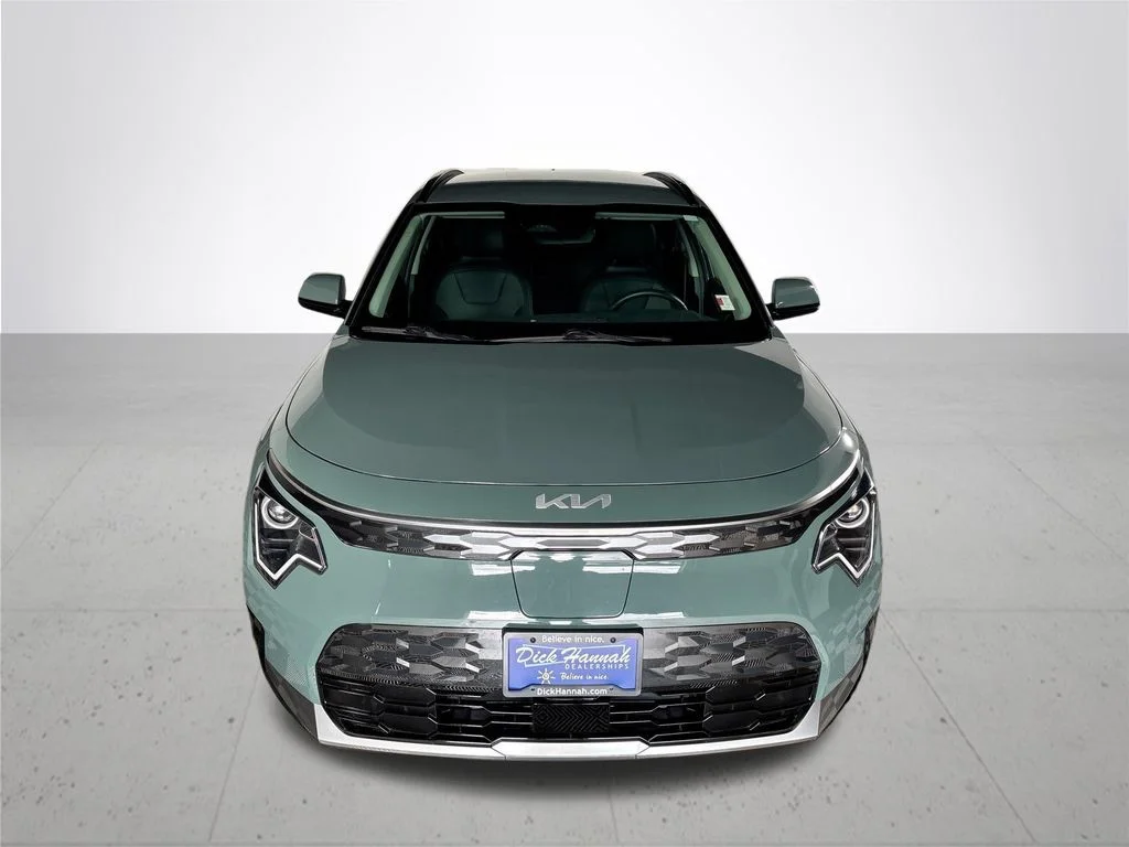 Used 2024 Green Kia Wind image 3