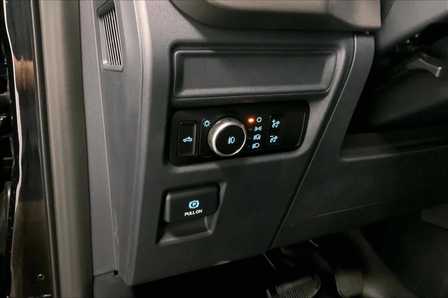 New 2026 Agate Black Metallic Ford XL image 18
