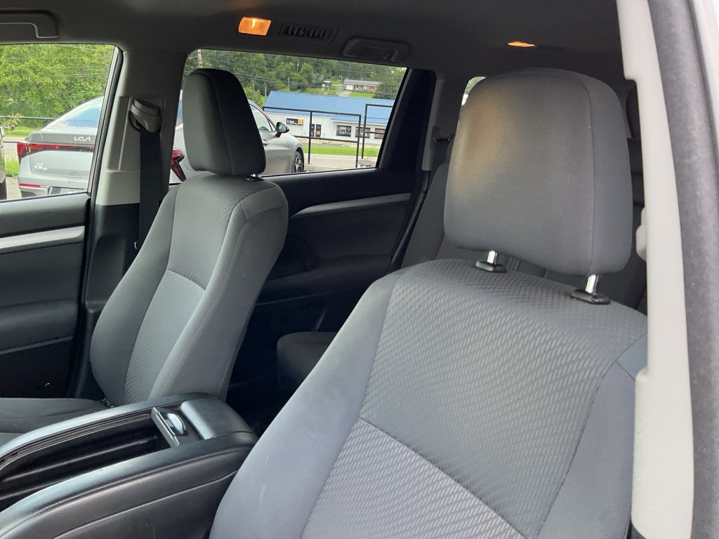Used 2018 Blizzard Pearl Toyota LE image 13