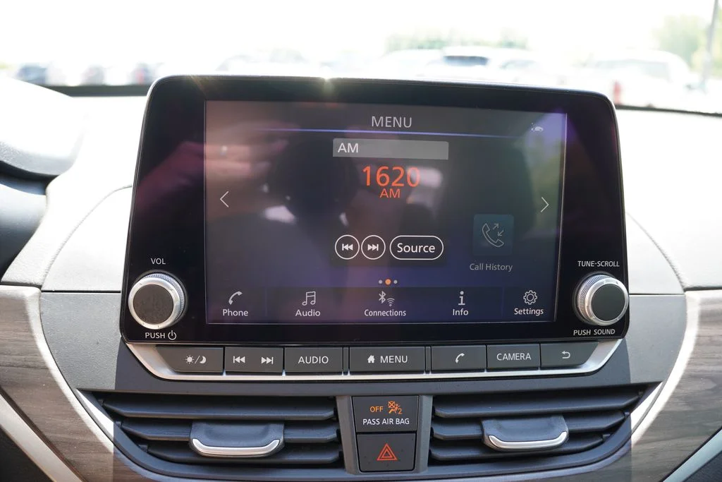 Used 2025 Gun Metallic Nissan 2.5 SV image 23