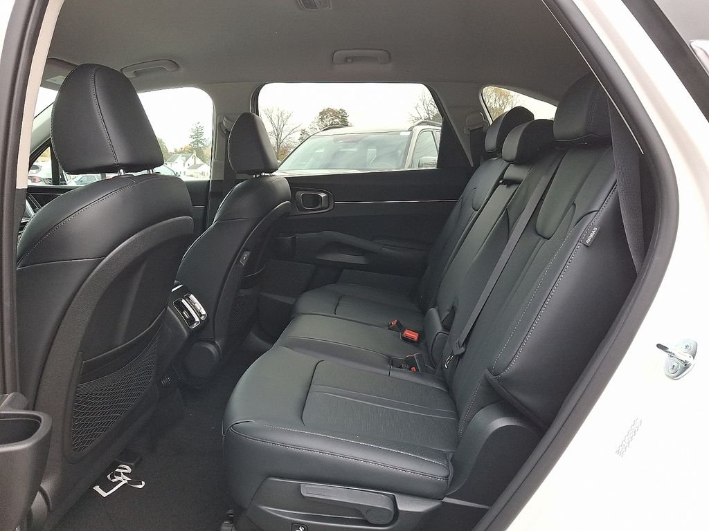 New 2026 White Kia EX image 5