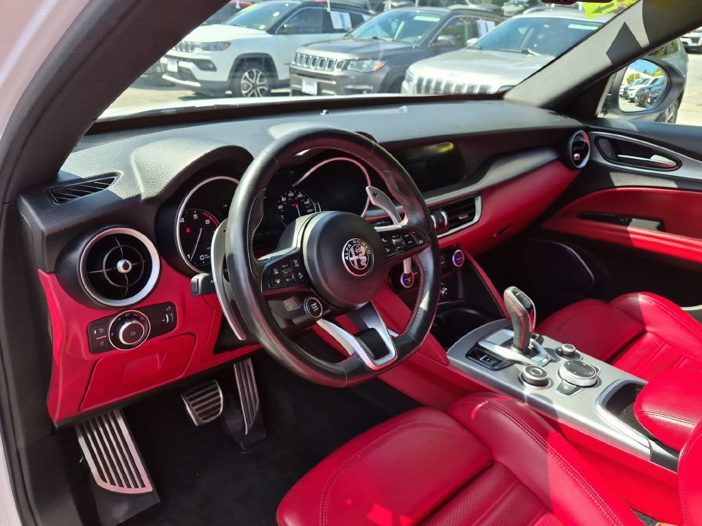 Used 2021 White Alfa Romeo Ti Sport image 13