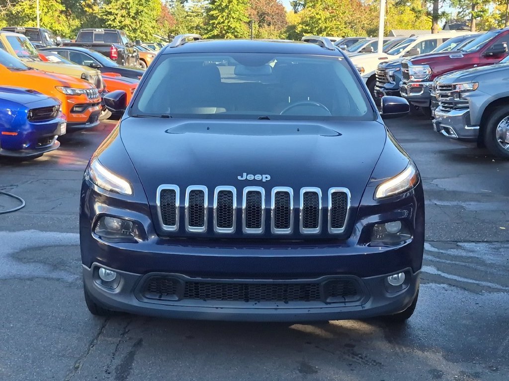 Used 2016 Jeep Cherokee Latitude with VIN 1C4PJLCB4GW110485 for sale in Gresham, OR