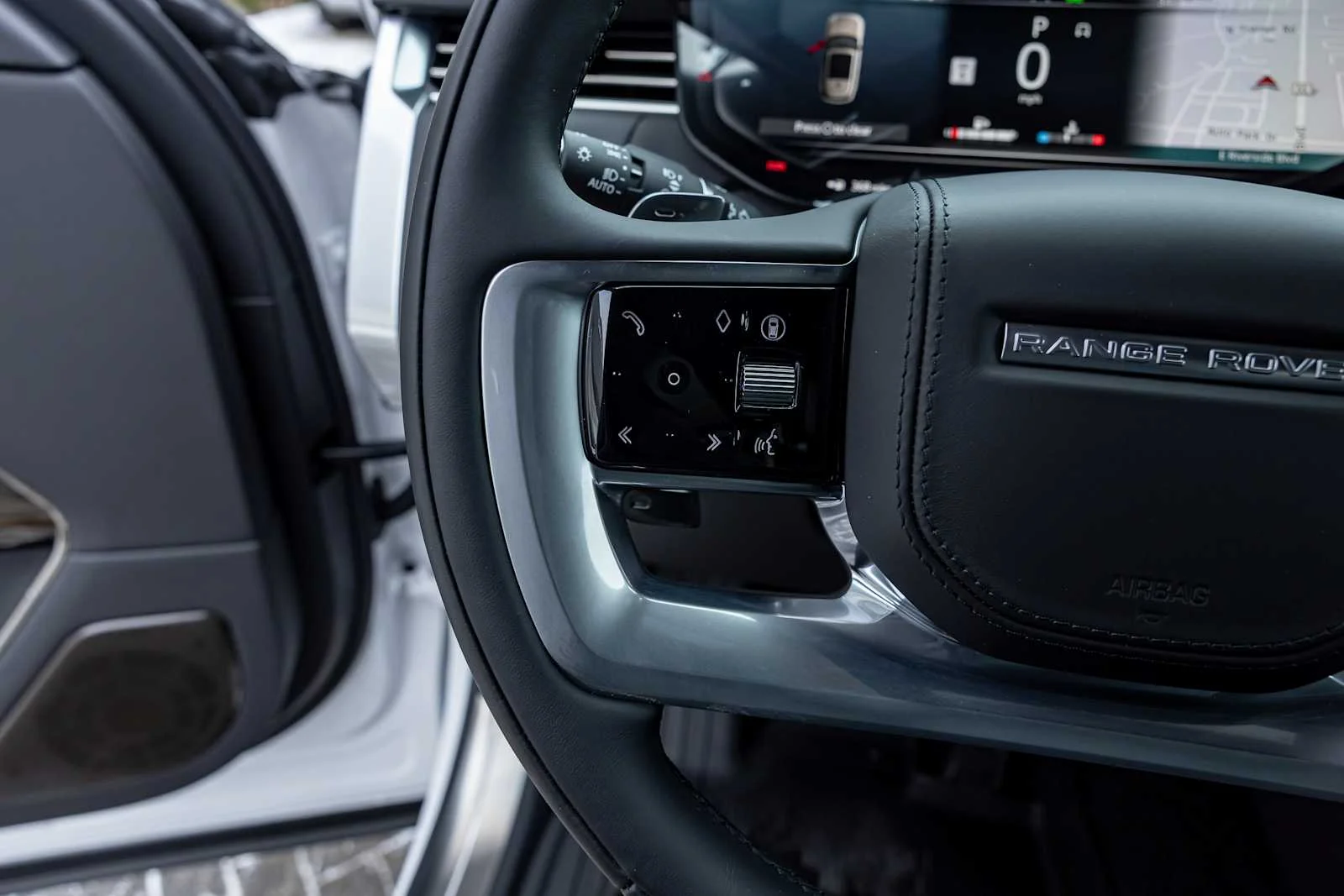 2026 Land Rover Range Rover SV - Photo 15