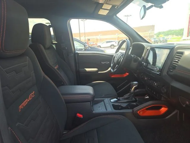 Used 2022 Black Nissan PRO-4X image 9