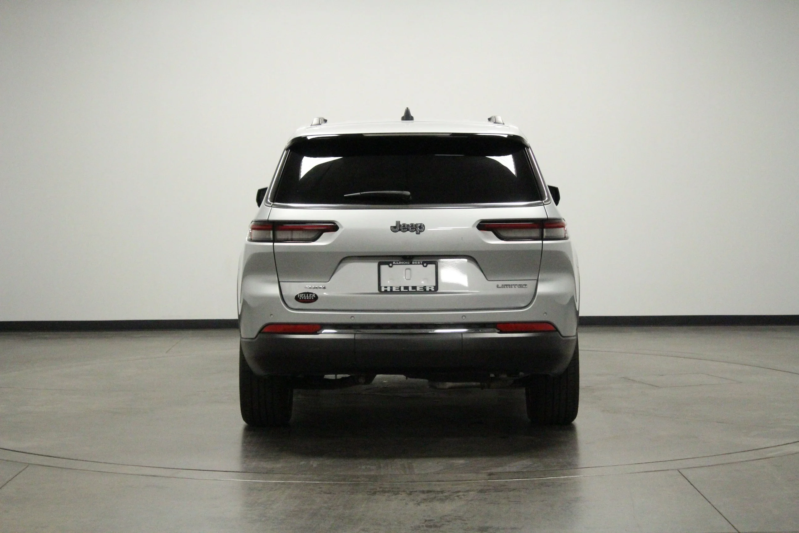 Used 2023 Silver Zynith Jeep Limited image 7