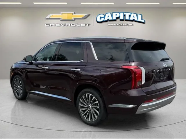 Used 2024 Red Hyundai Calligraphy image 3