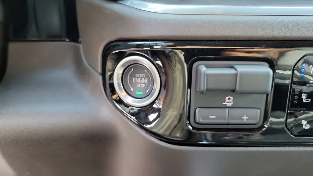 New 2026 Summit White GMC SLT image 27