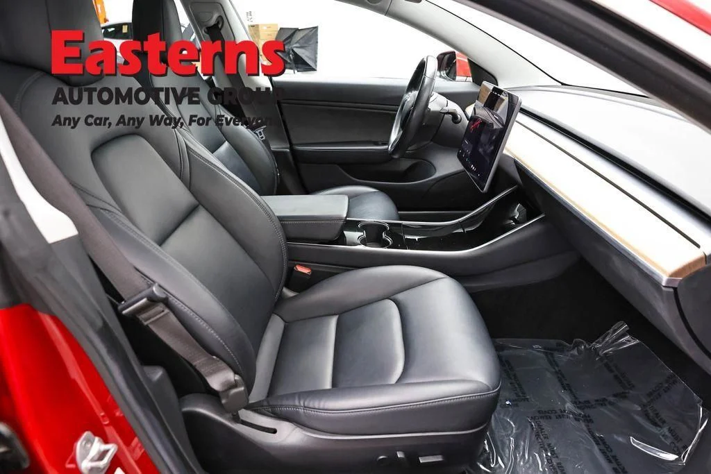 Used 2018 Red Tesla Long Range image 19