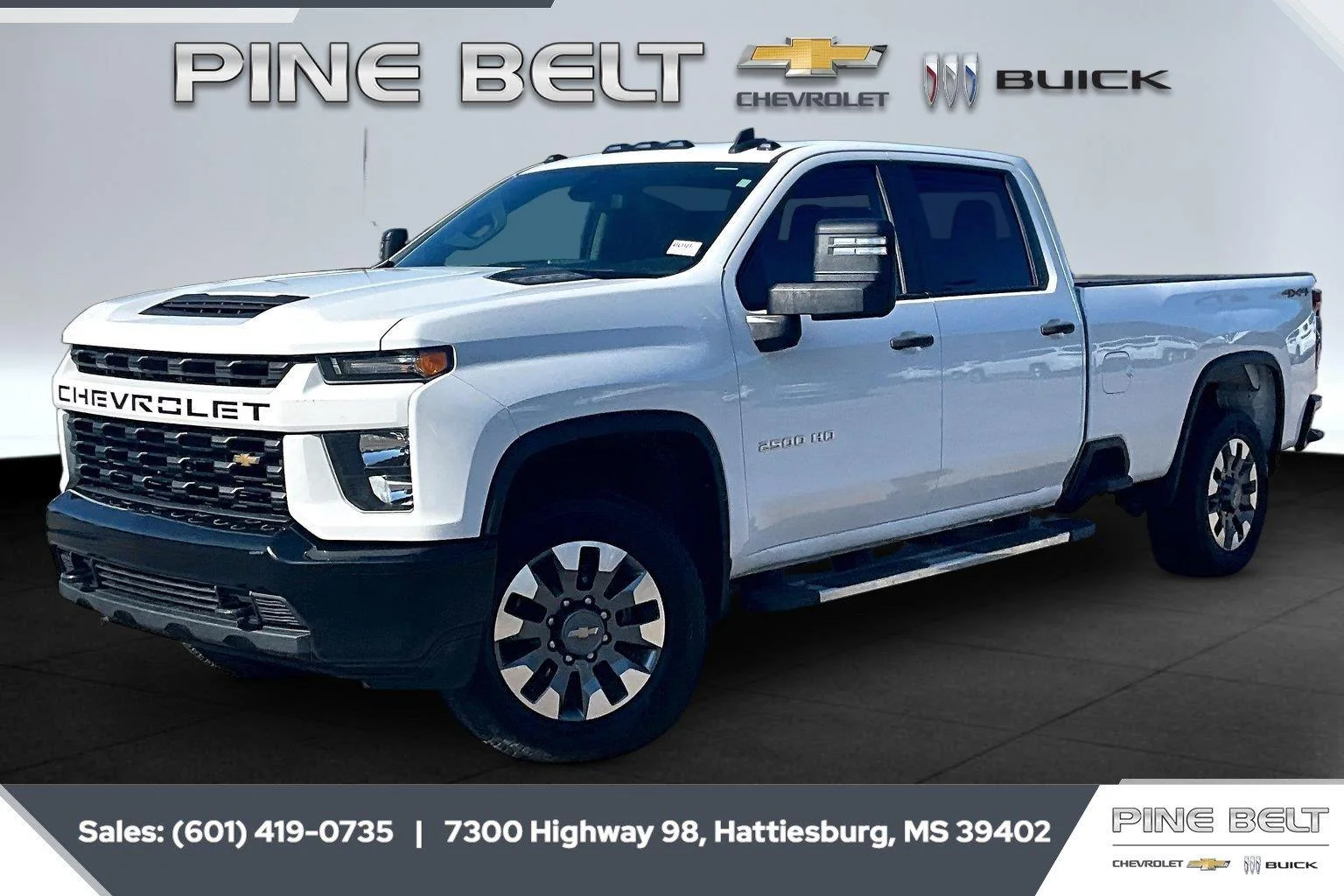 Used 2021 Summit White Chevrolet Custom image 11