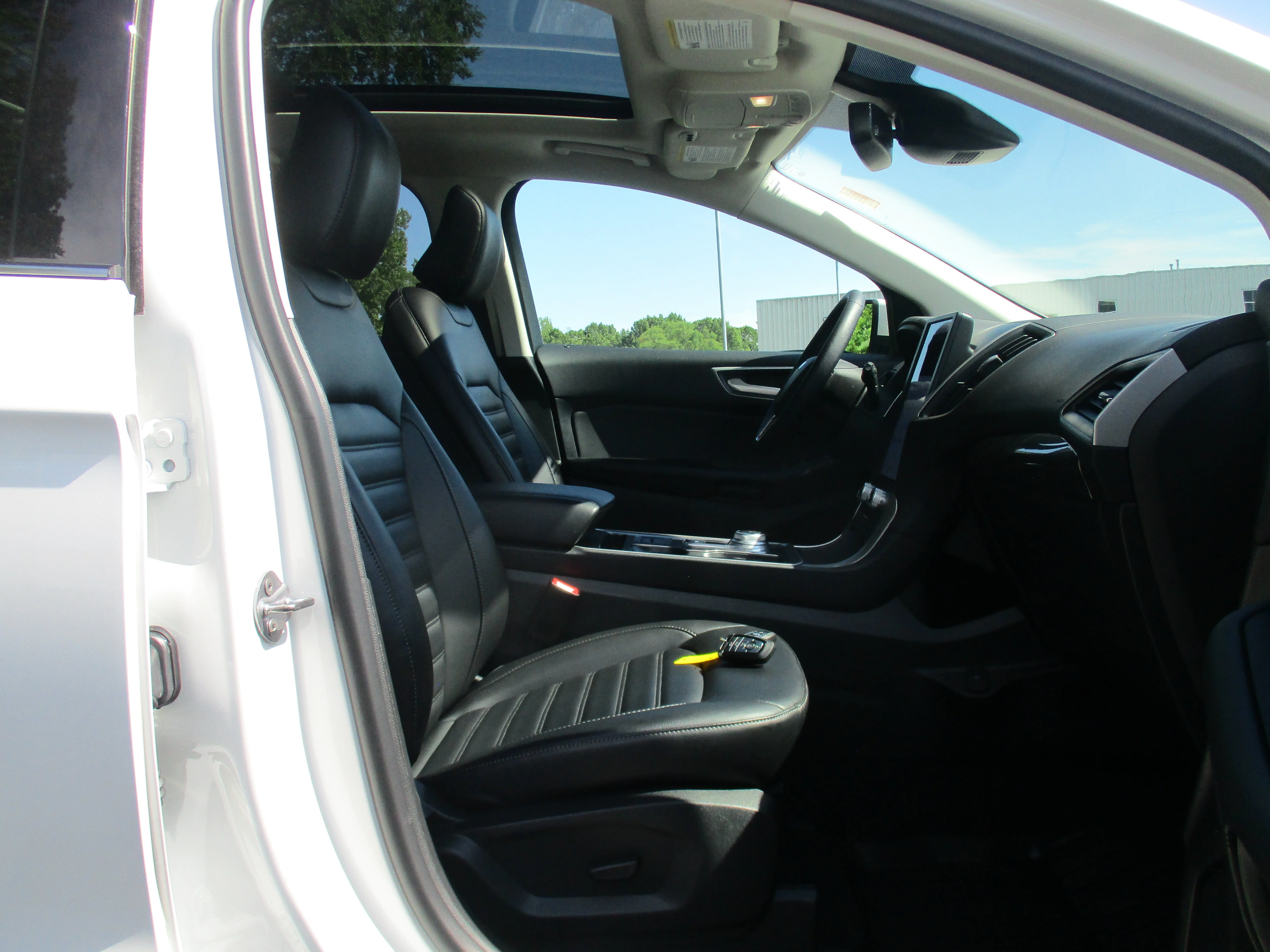 Used 2023 Star White Metallic Tri-Coat Ford SEL image 40