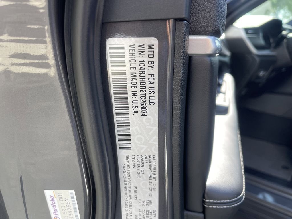 New 2026 Baltic Gray Metallic Clear-Coat Exterior Paint Jeep Limited image 38