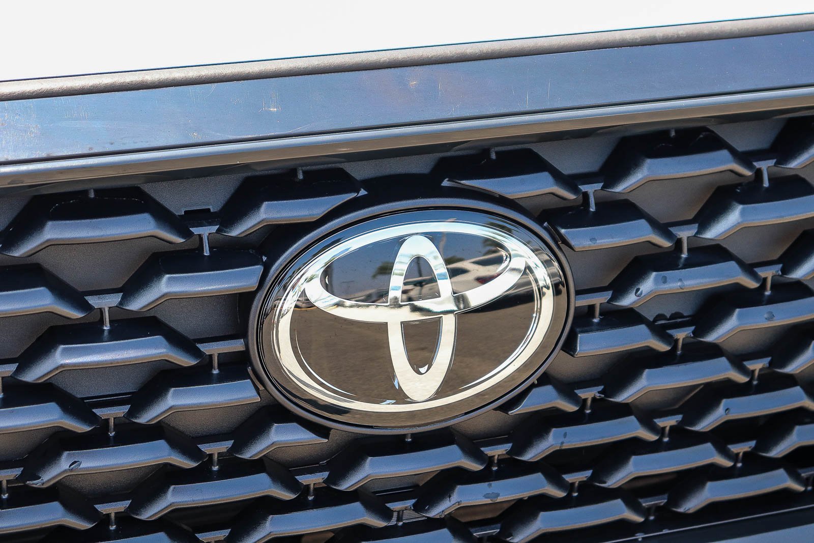 Used 2025 Celestite Toyota L image 4