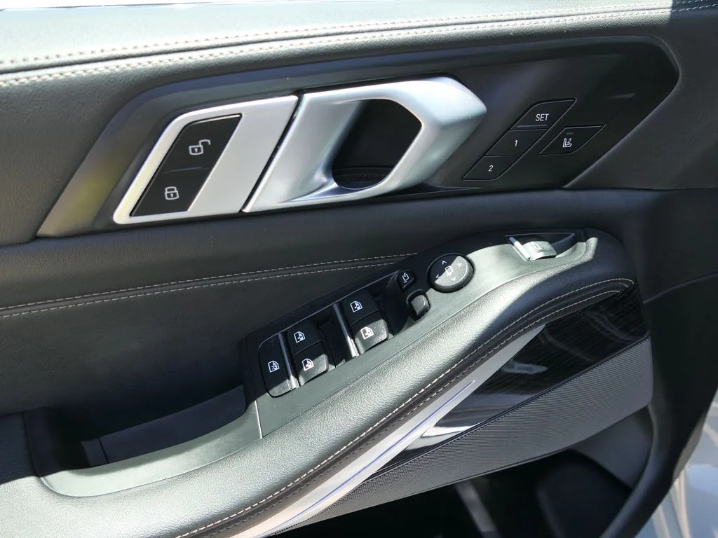 Used 2025 Brooklyn Grey Metallic BMW M60i image 12