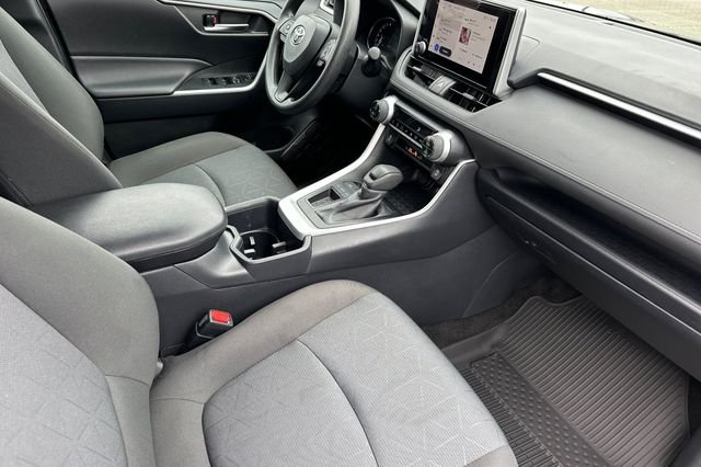 Certified Used 2025  Toyota XLE image 20