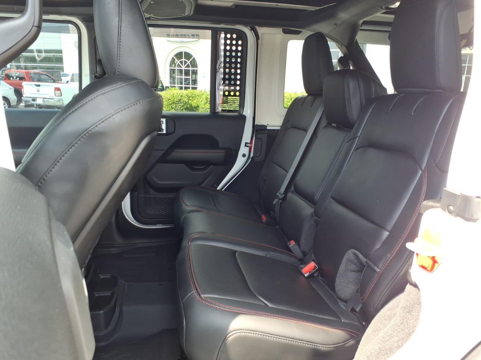 Used 2025 Bright White Clearcoat Jeep Rubicon image 21
