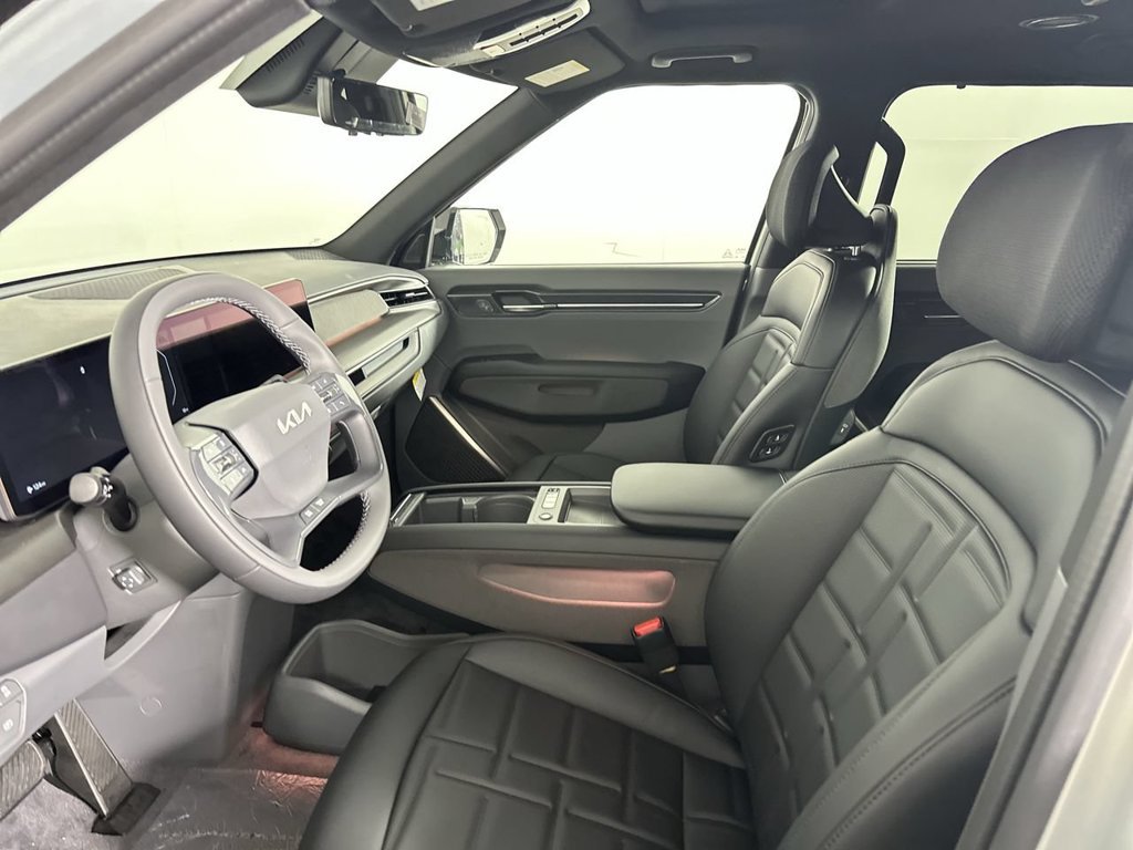 New 2026 Ivory Silver Kia Land AWD image 2