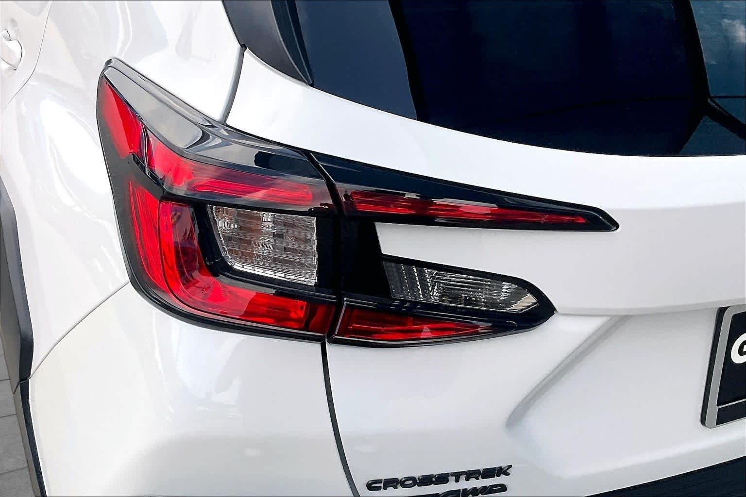 Used 2024 Crystal White Pearl Subaru Wilderness image 29