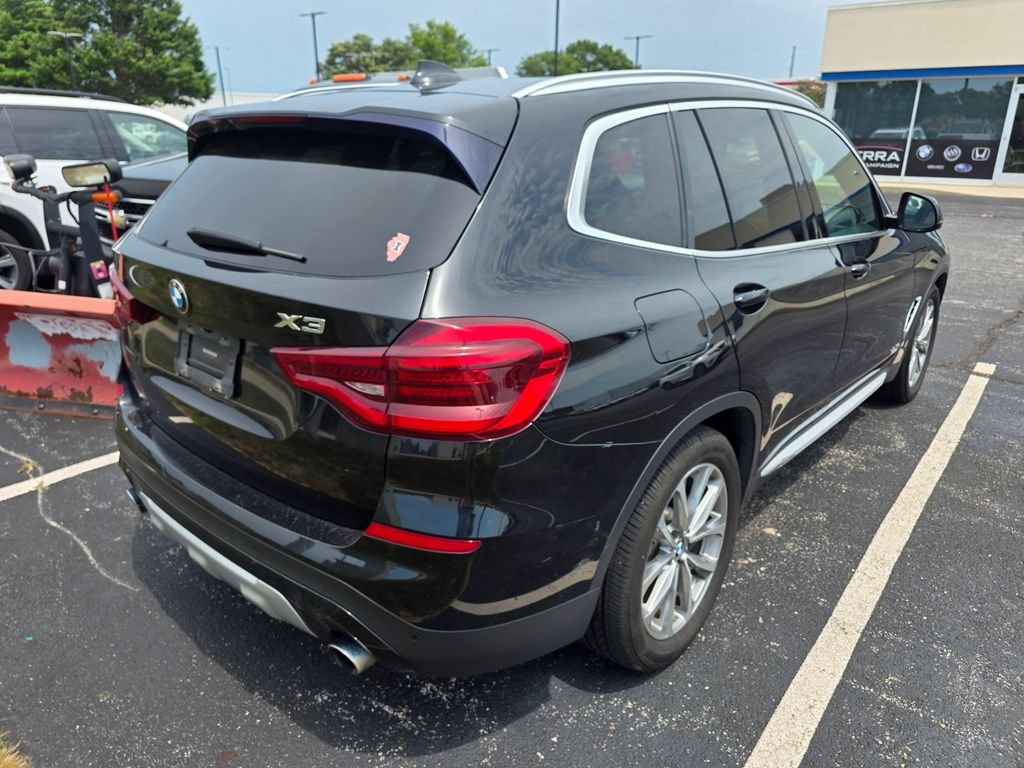 Used 2018 Black Sapphire Metallic BMW xDrive30i image 4