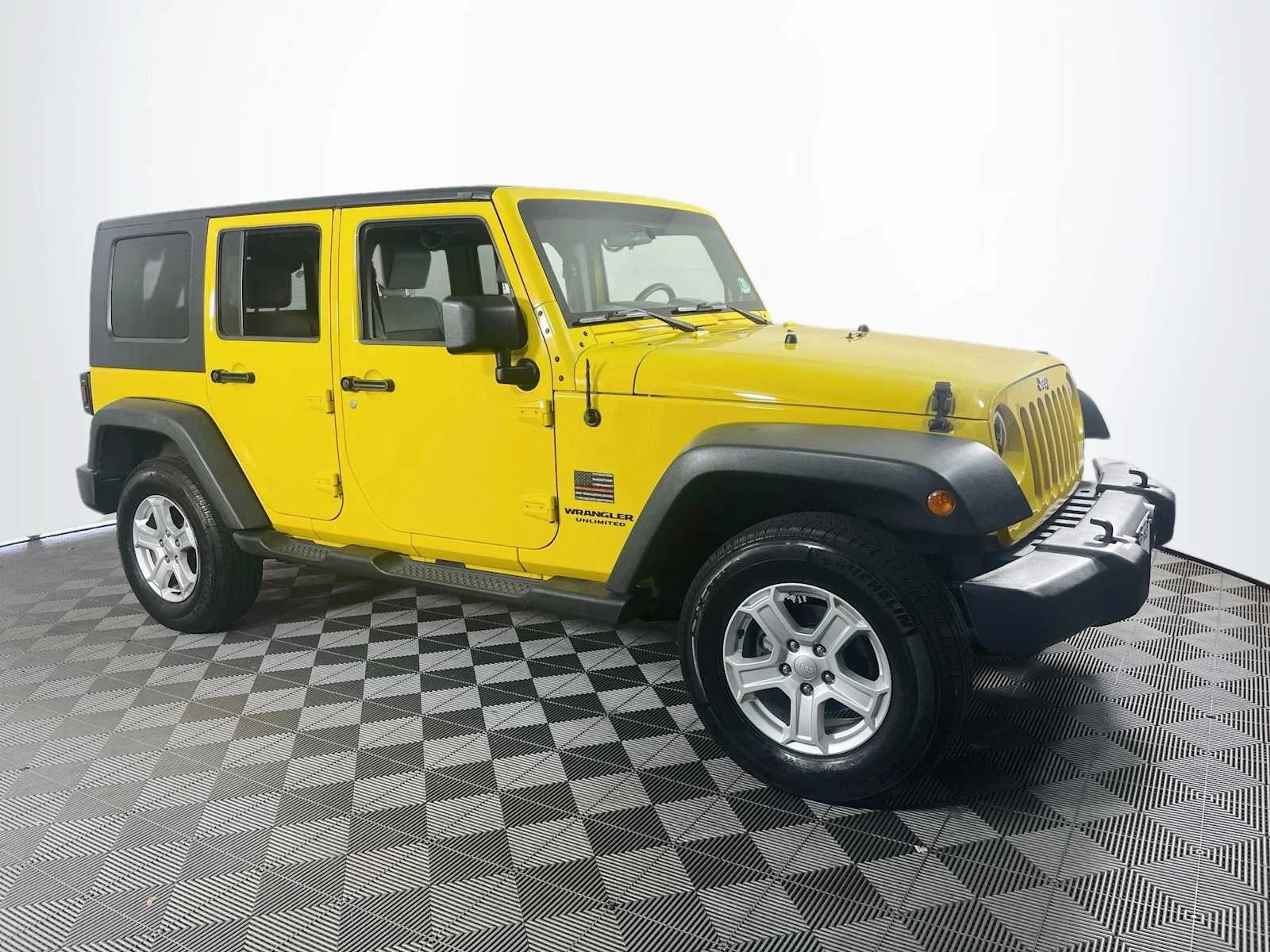 Used 2009 Detonator Yellow Jeep X image 3