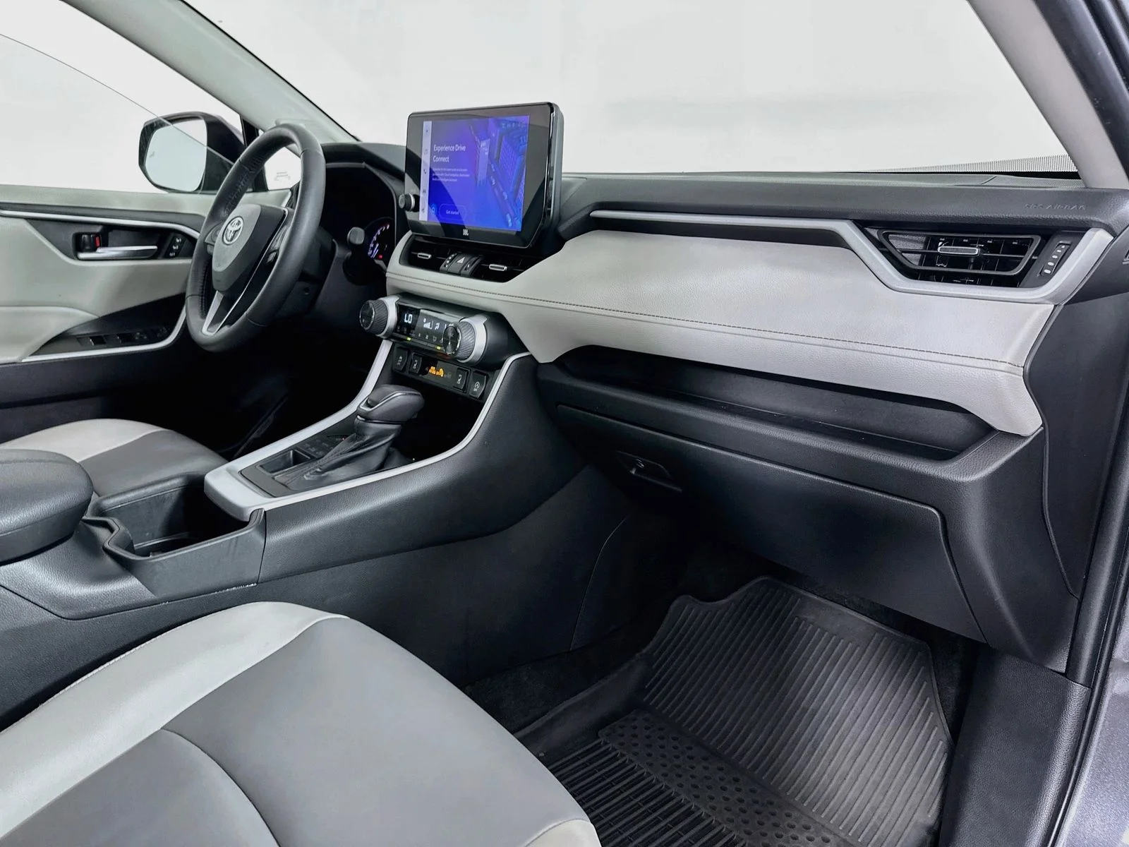 Used 2023 Gray Toyota XLE Premium image 31