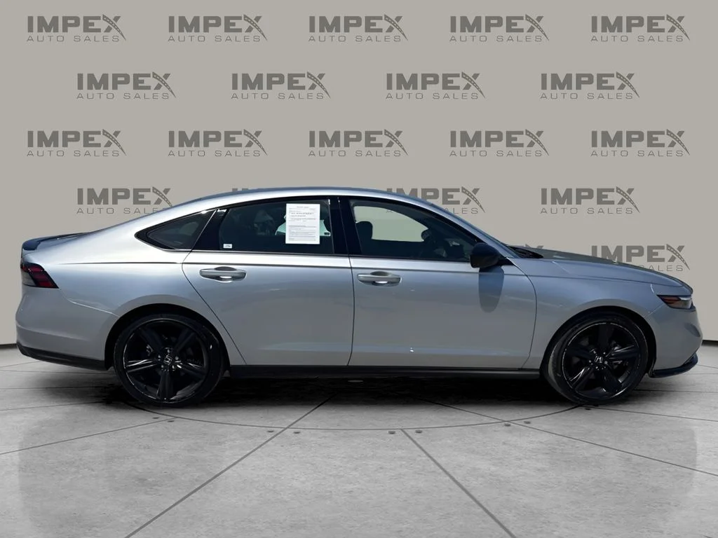 Used 2025 Silver Honda Sport-L image 6
