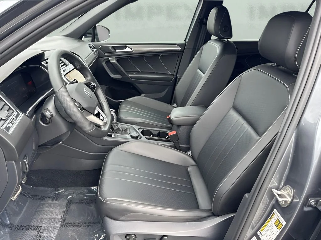 Used 2022 Gray Volkswagen 2.0T SE R-Line Black image 9