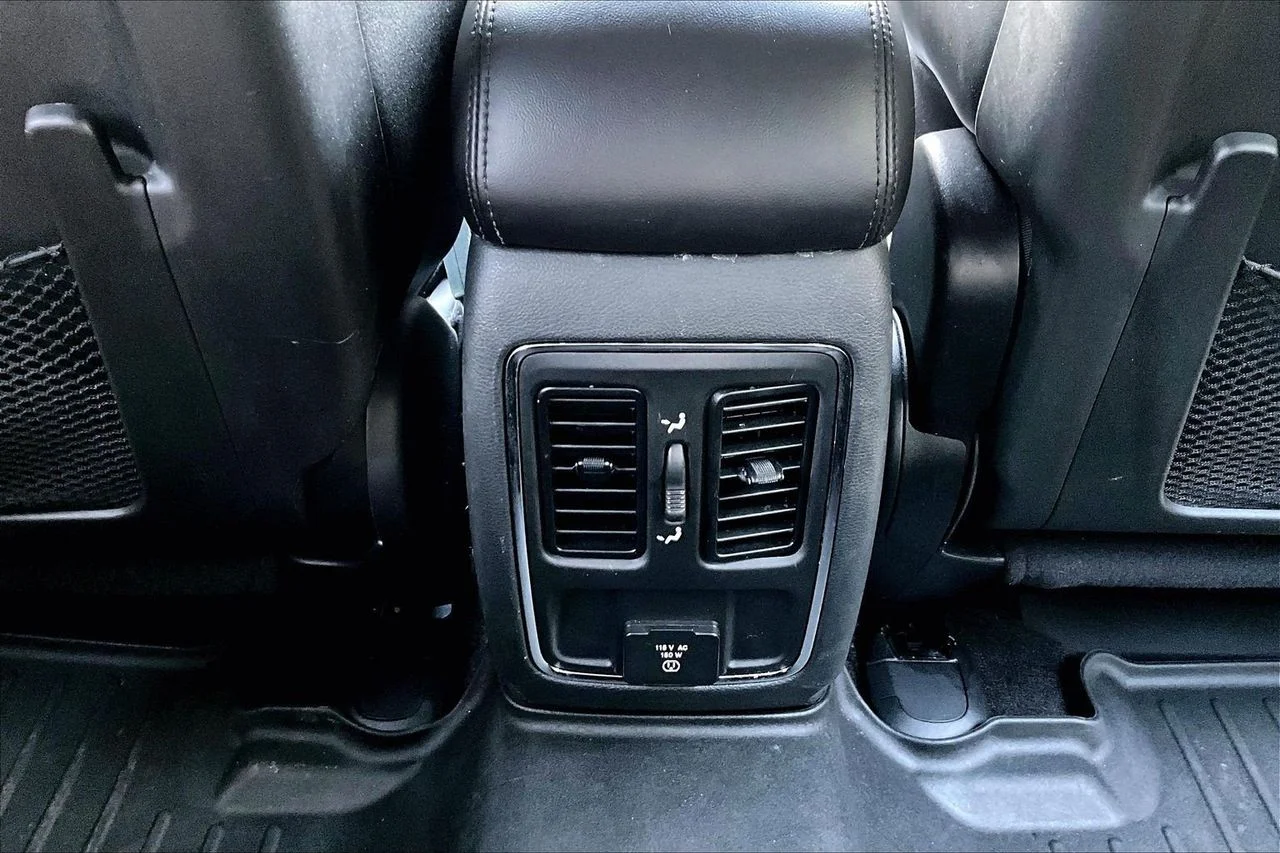 Certified Used 2018 Black Jeep Altitude image 17