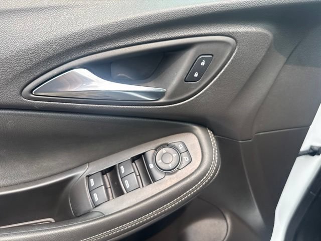 Used 2023 Summit White Buick Preferred image 10