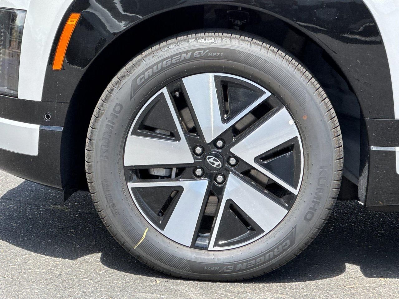 New 2026 Gray Hyundai SEL image 25