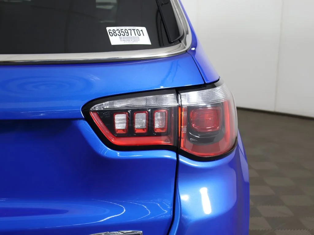 Used 2019 Laser Blue Pearlcoat Jeep Latitude image 13