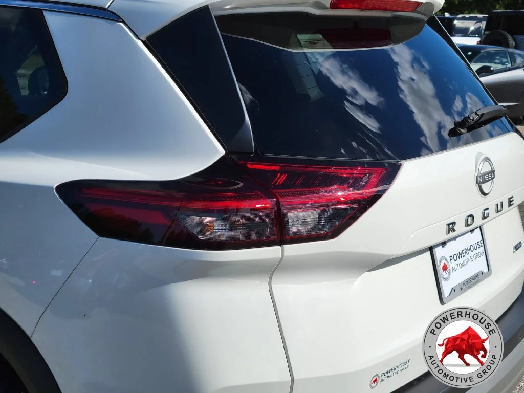 Used 2023 White Nissan S image 13