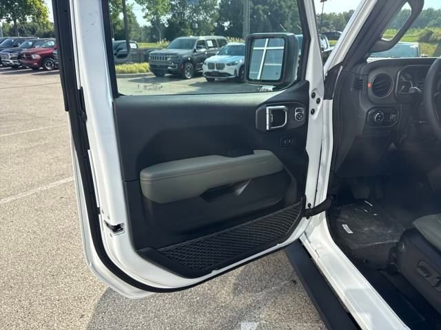 New 2025 Bright White Clearcoat Jeep Mojave image 17