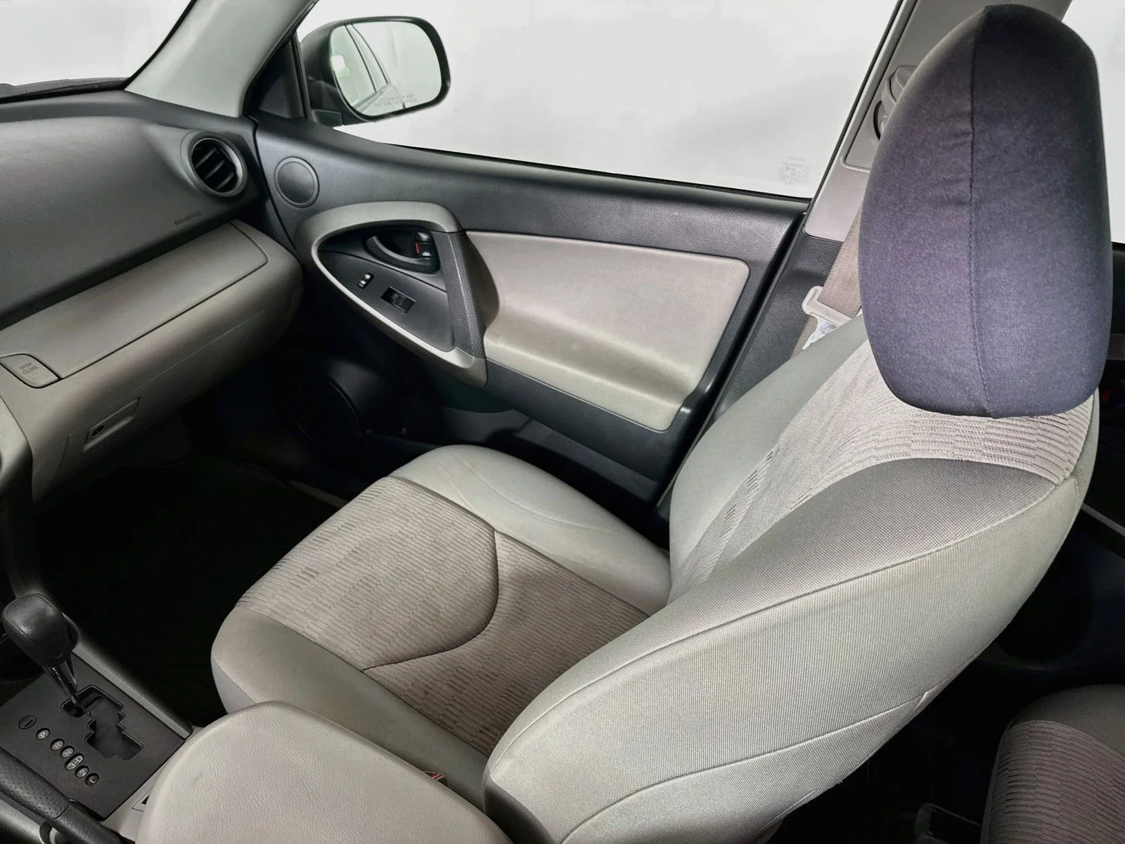 Used 2009 Pacific Blue Metallic Toyota Base image 20