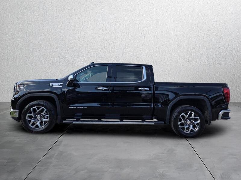 Used 2023 Onyx Black GMC 2WD CREW CAB 147" SLT image 2