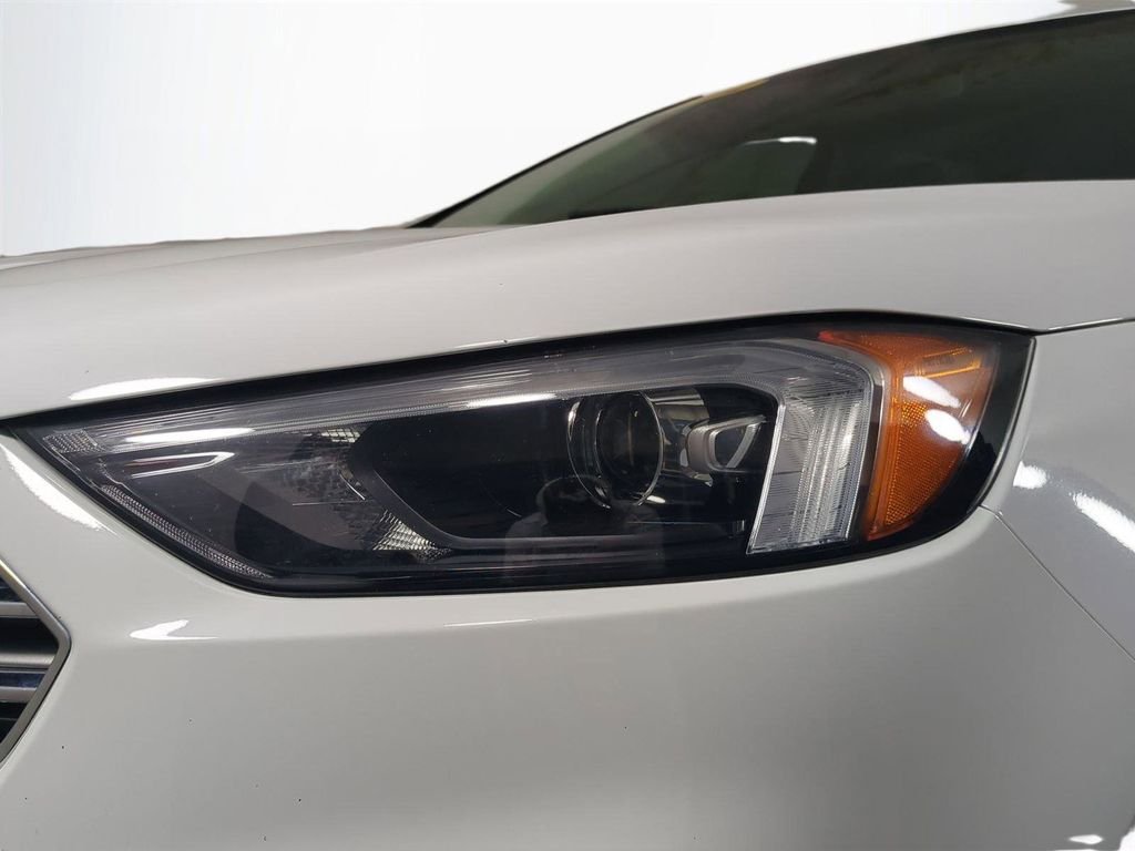 Used 2022 White Ford SEL image 10